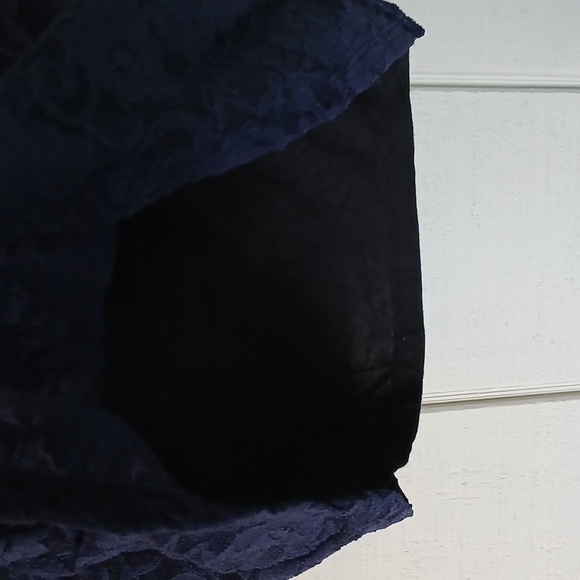 Torrid NWT Navy Blue Lace Boatneck Top Lace Long Sleeves Size 0 Large - Picture 7 of 11